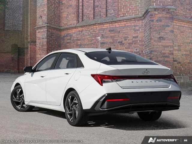 Hyundai Elantra Luxury IVT 2025