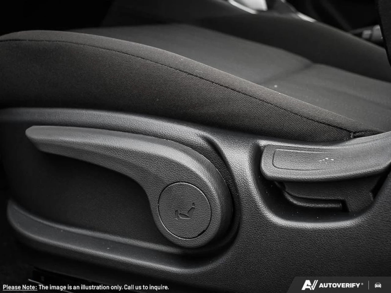 2025 Hyundai Venue Essential IVT w/Two-Tone Main Image