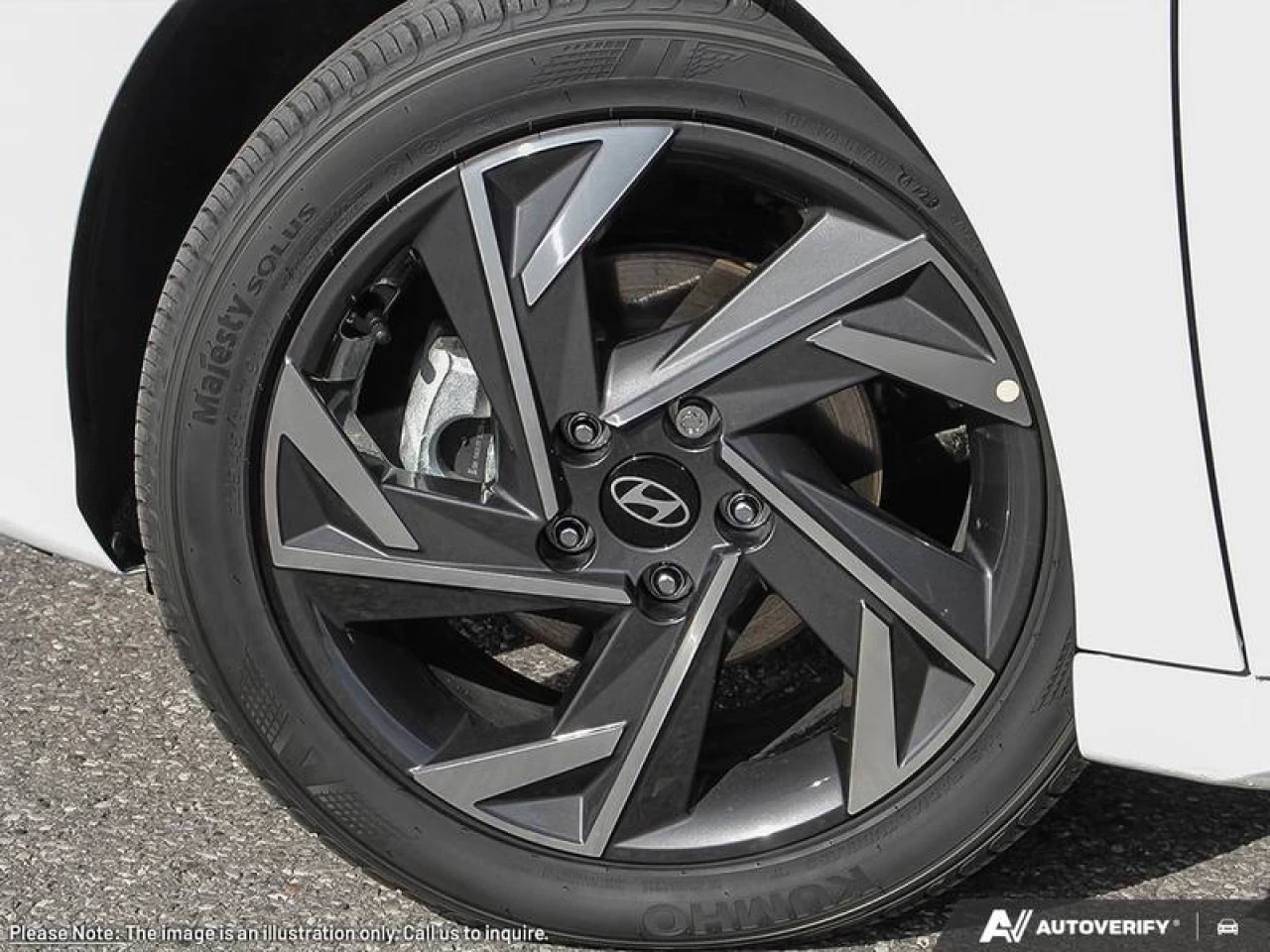 2025 Hyundai Elantra Luxury IVT Main Image