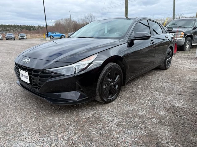 Hyundai Elantra Preferred w/Sun and Tech 2023
