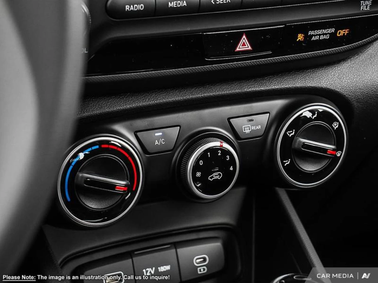 2025 Hyundai Venue Essential IVT w/Two-Tone Main Image