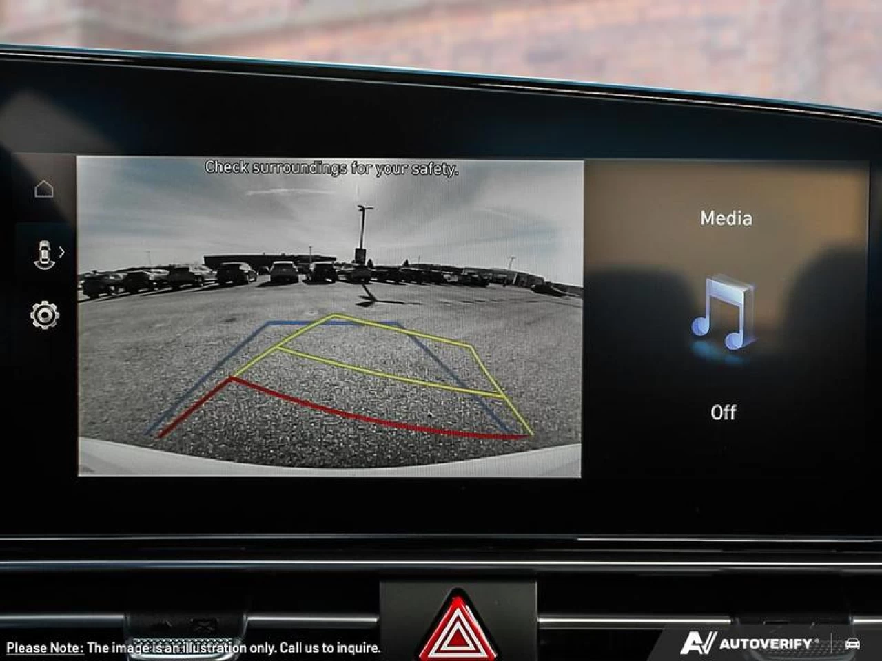 2025 Hyundai Elantra Luxury IVT Main Image