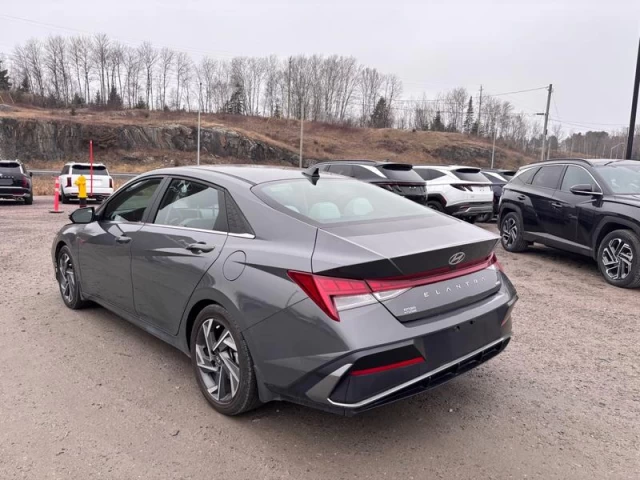 Hyundai Elantra Hybrid Luxury 2024