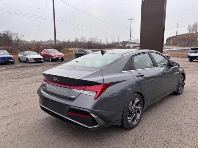 Hyundai Elantra Hybrid Luxury 2024