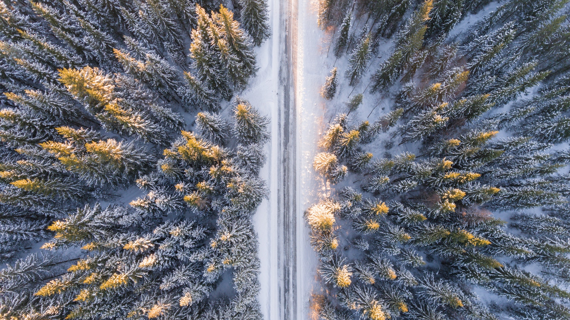 https://www.kenorahyundai.net/storage/app/media/navigating-winter-roads-your-hyundais-ultimate-guide-to-cold-weather-driving.jpg - image
