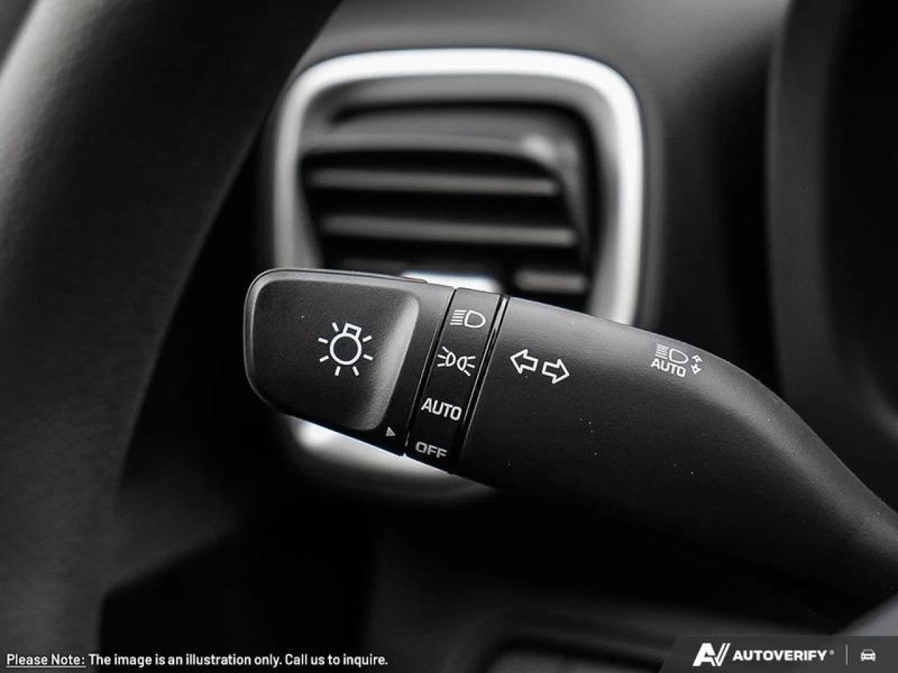 2025 Hyundai Venue Essential IVT w/Two-Tone Main Image