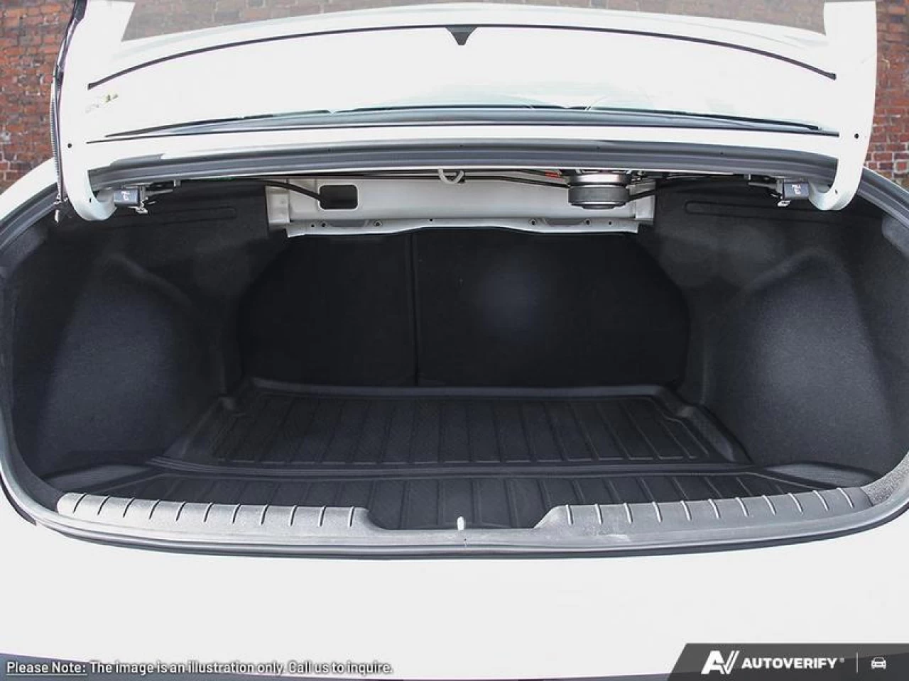 2025 Hyundai Elantra Luxury IVT Main Image