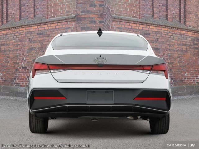 Hyundai Elantra Essential 2025