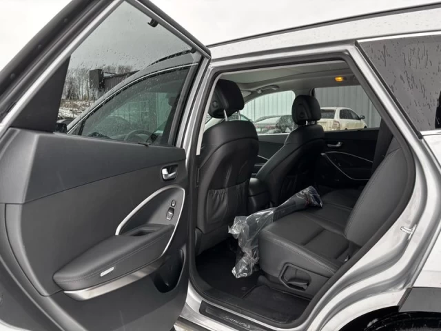 Hyundai Santa Fe XL Limited with 7 seats 2017