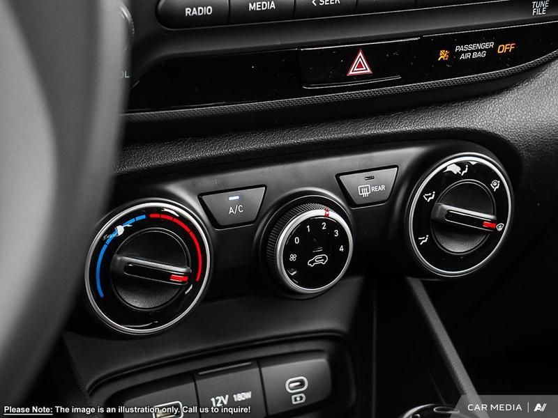 2025 Hyundai Venue Essential IVT w/Two-Tone Main Image
