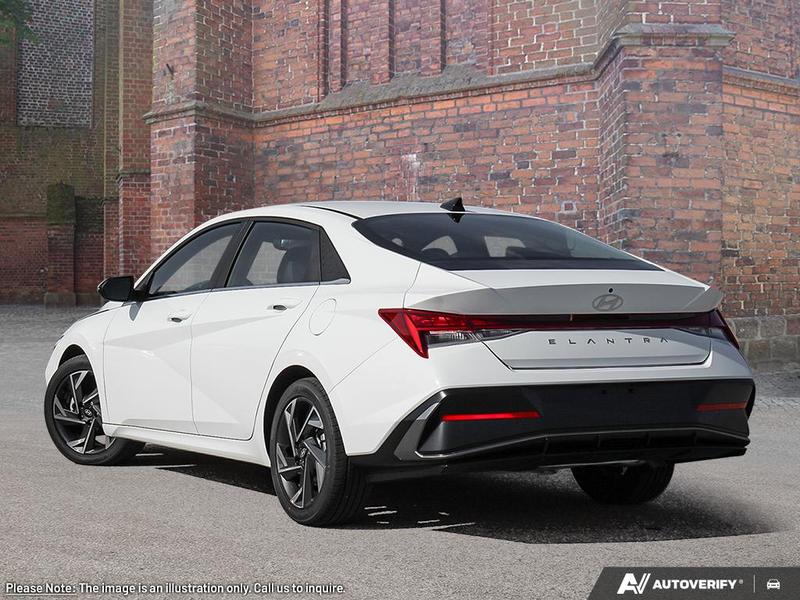 2025 Hyundai Elantra Luxury IVT Main Image