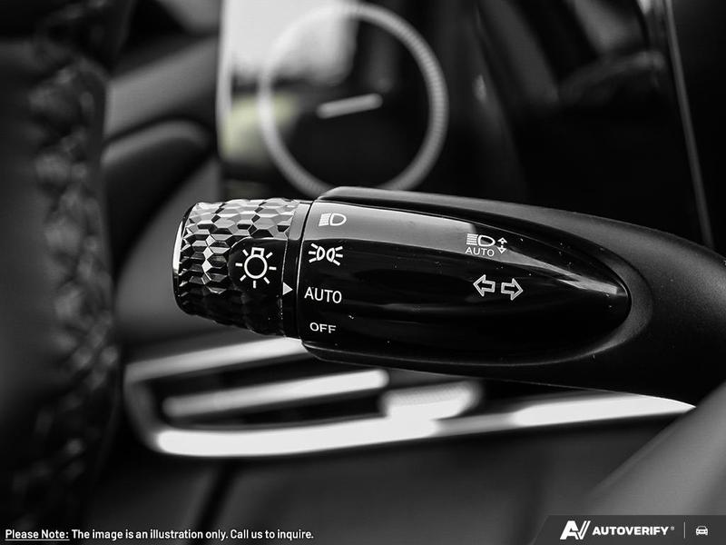 2025 Hyundai Elantra Luxury IVT Main Image