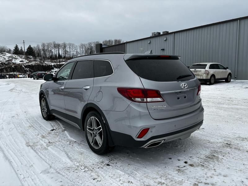 2017 Hyundai Santa Fe XL Limited with 7 seats Main Image