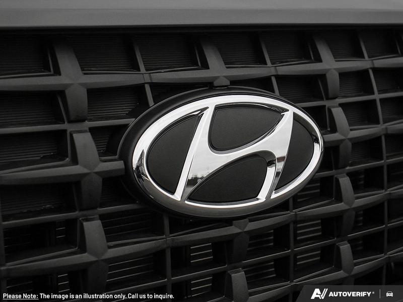 2025 Hyundai Venue Essential IVT w/Two-Tone Main Image