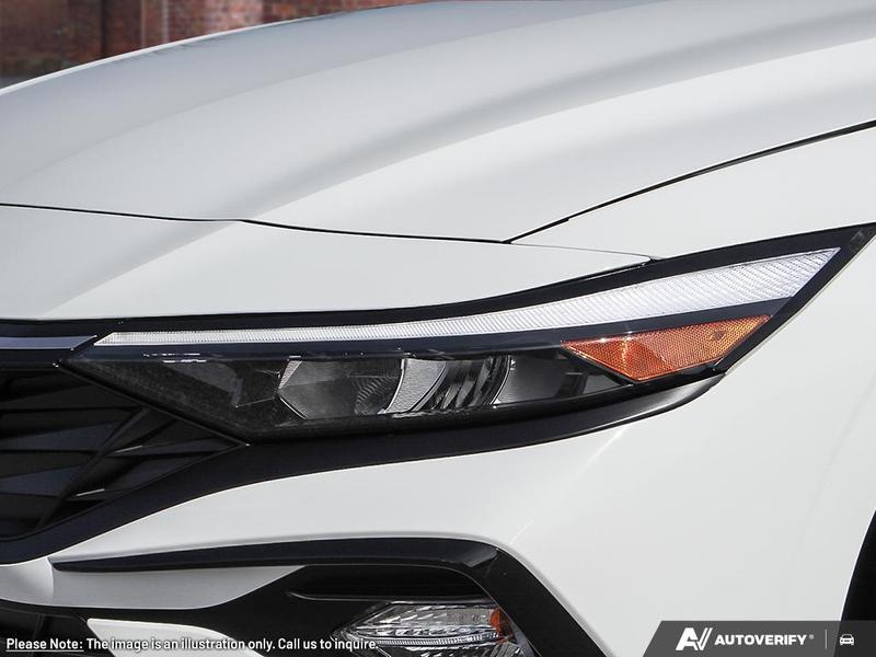 2025 Hyundai Elantra Luxury IVT Main Image