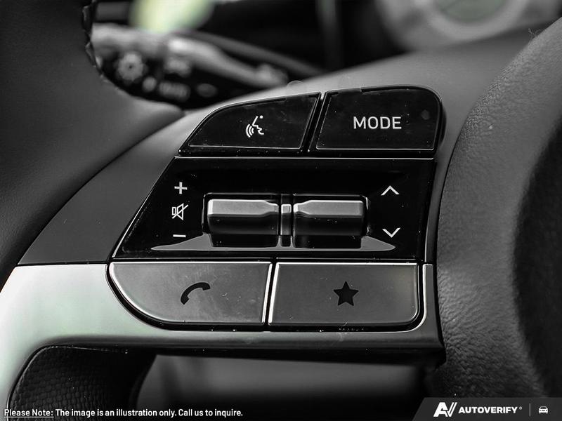 2025 Hyundai Elantra Luxury IVT Main Image