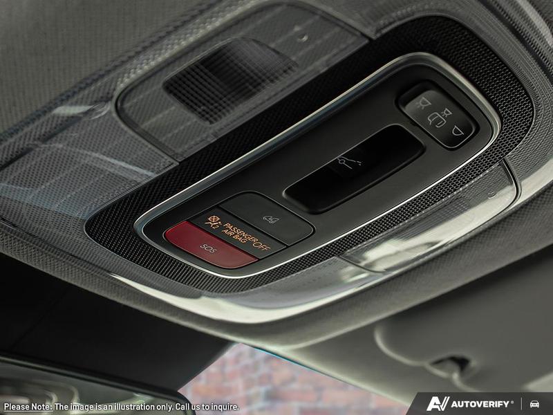 2025 Hyundai Elantra Luxury IVT Main Image