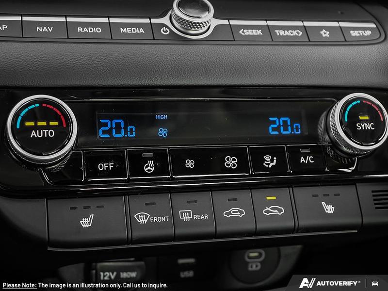 2025 Hyundai Elantra Luxury IVT Main Image