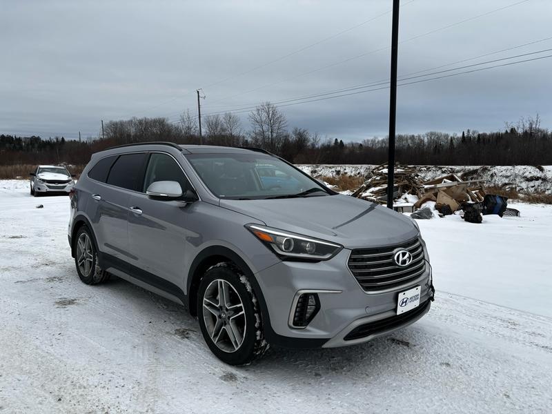 2017 Hyundai Santa Fe XL Limited with 7 seats Main Image