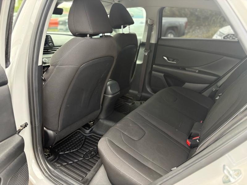 2023 Hyundai Elantra Preferred Main Image